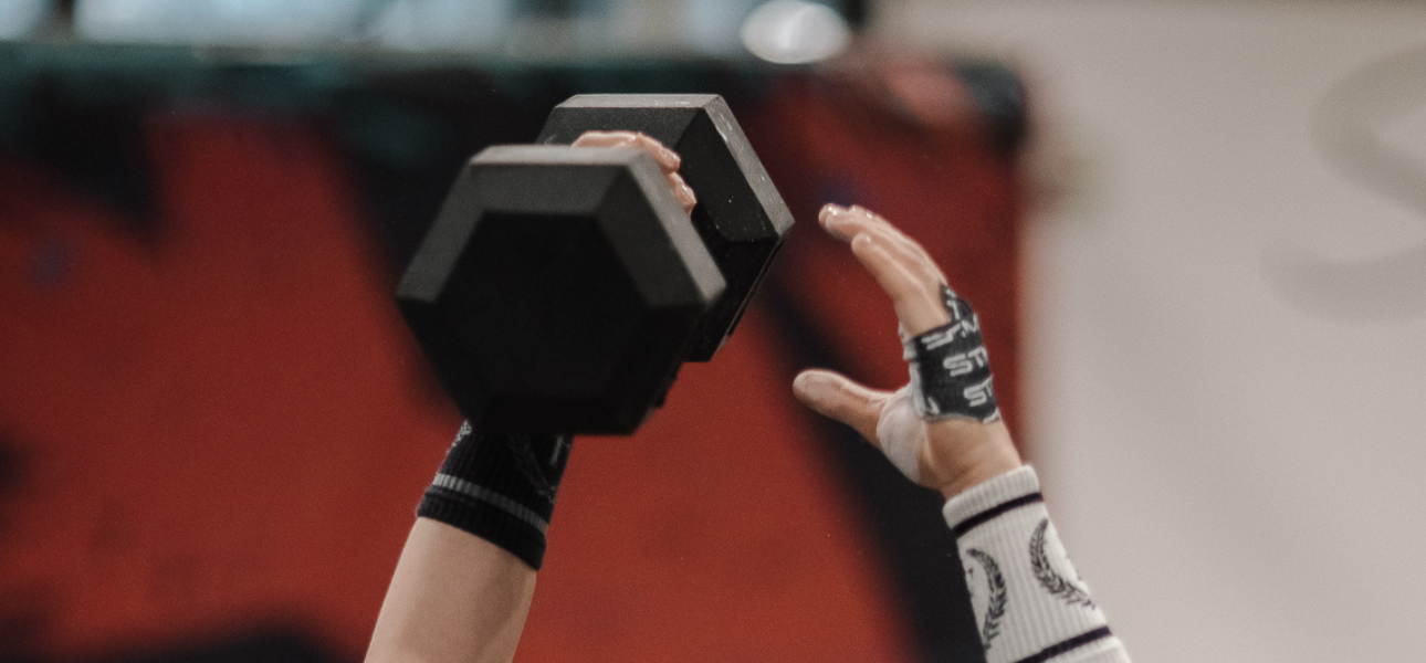 Muay Thai e Clean and Jerk per aumentare la potenza esplosiva e la forza.