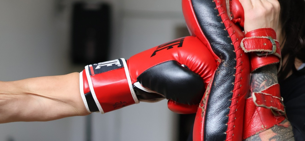 sparring controllato sul ring, con focus sulla gestione della fatica e la gestione del fiato.